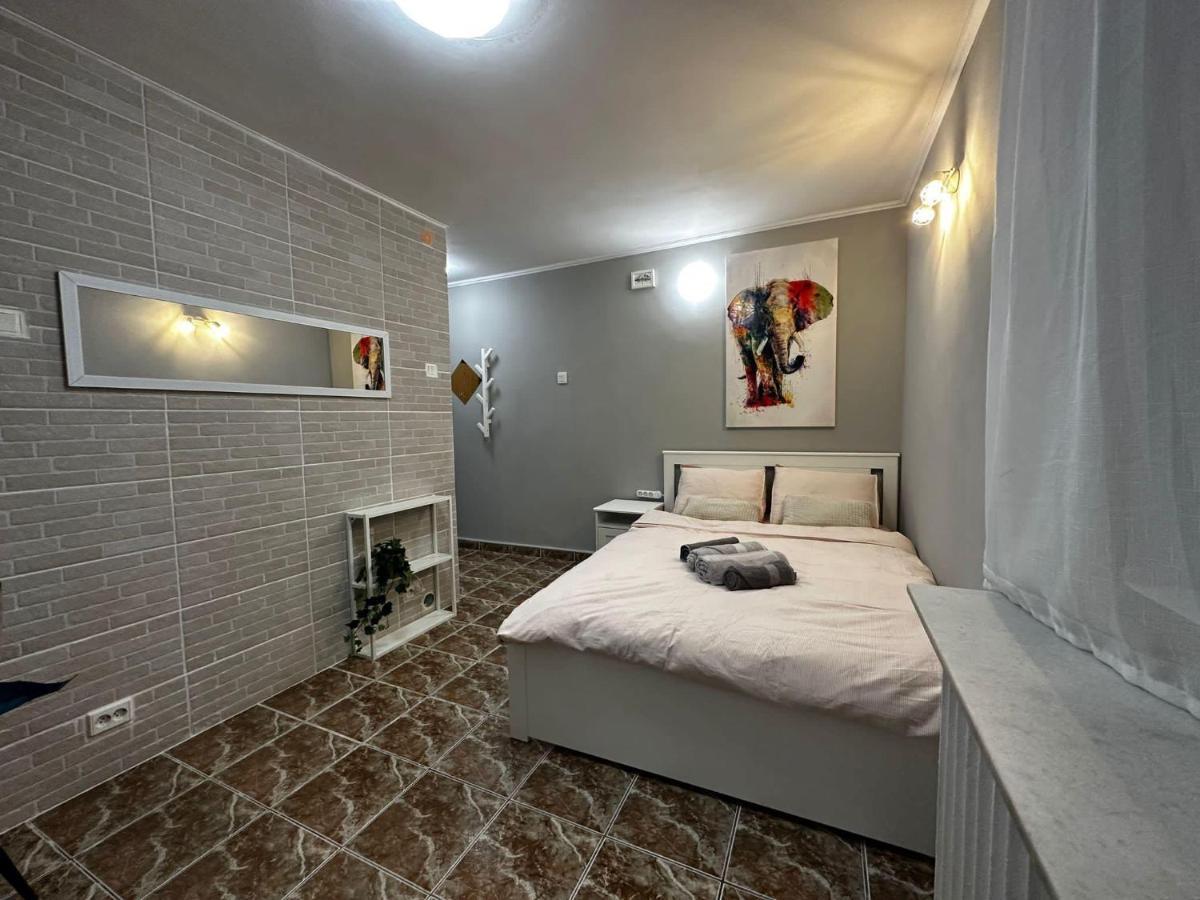 One Room Apartment Decebal Bucureşti Exterior foto