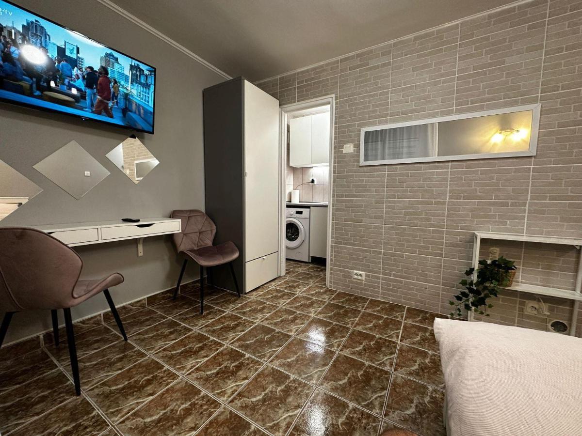 One Room Apartment Decebal Bucureşti Exterior foto